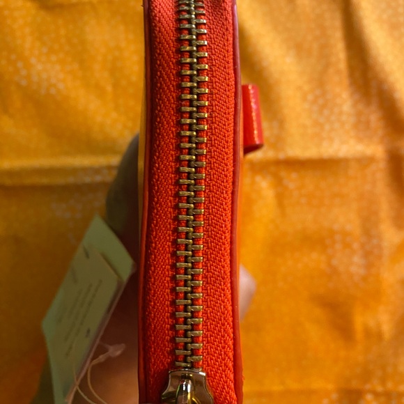Badgley Mischka Poppy Colored zippy Wallet - Picture 2 of 8